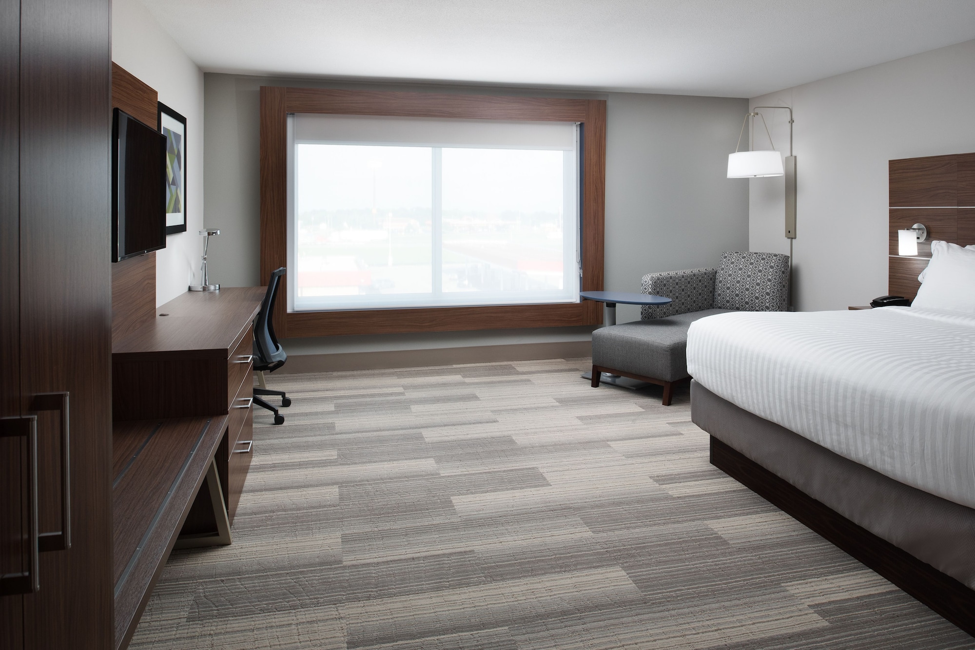 holiday inn express and suites kingdom city by ihg