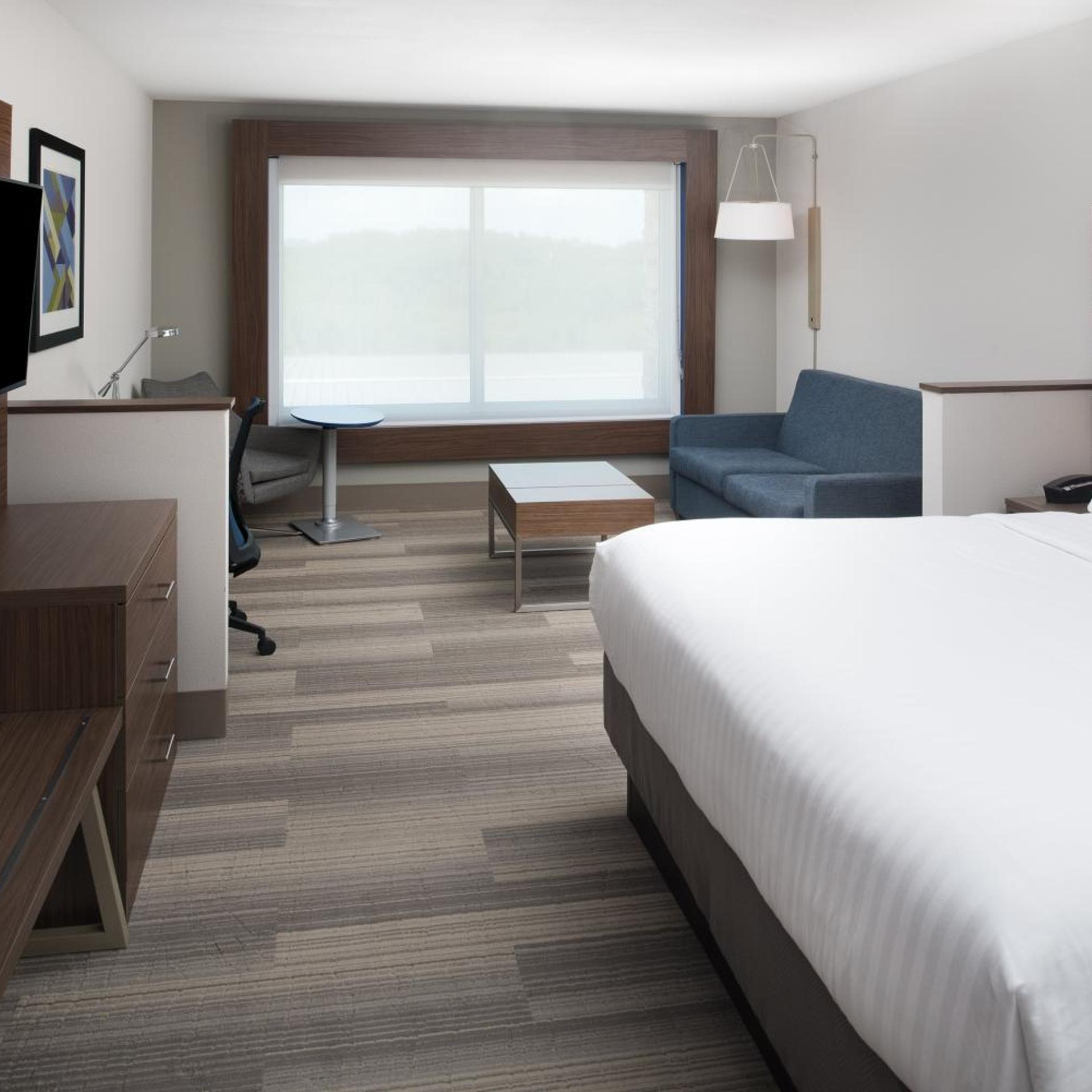 holiday inn express and suites kingdom city by ihg