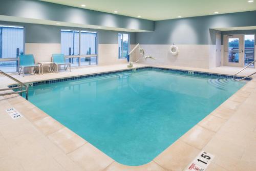 holiday inn express and suites kingdom city by ihg