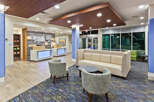 holiday inn express and suites cartersville by ihg