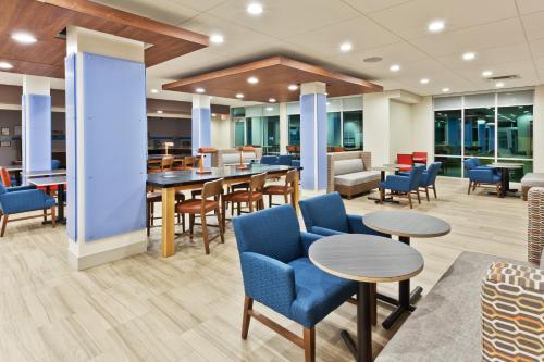 holiday inn express and suites cartersville by ihg