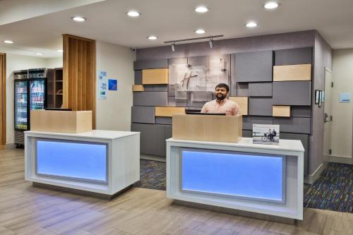 holiday inn express and suites cartersville by ihg