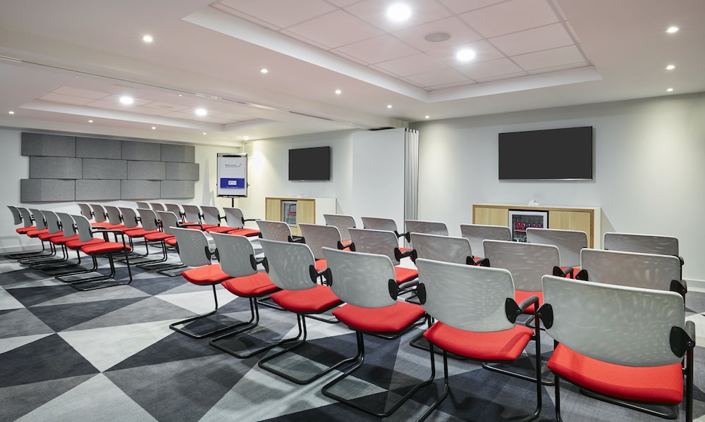 holiday inn express dublin city centre by ihg