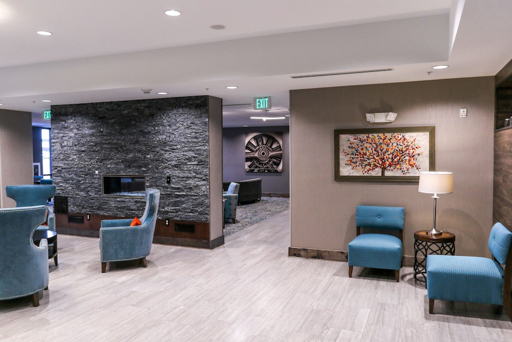 holiday inn and suites denver tech center centennial by ihg