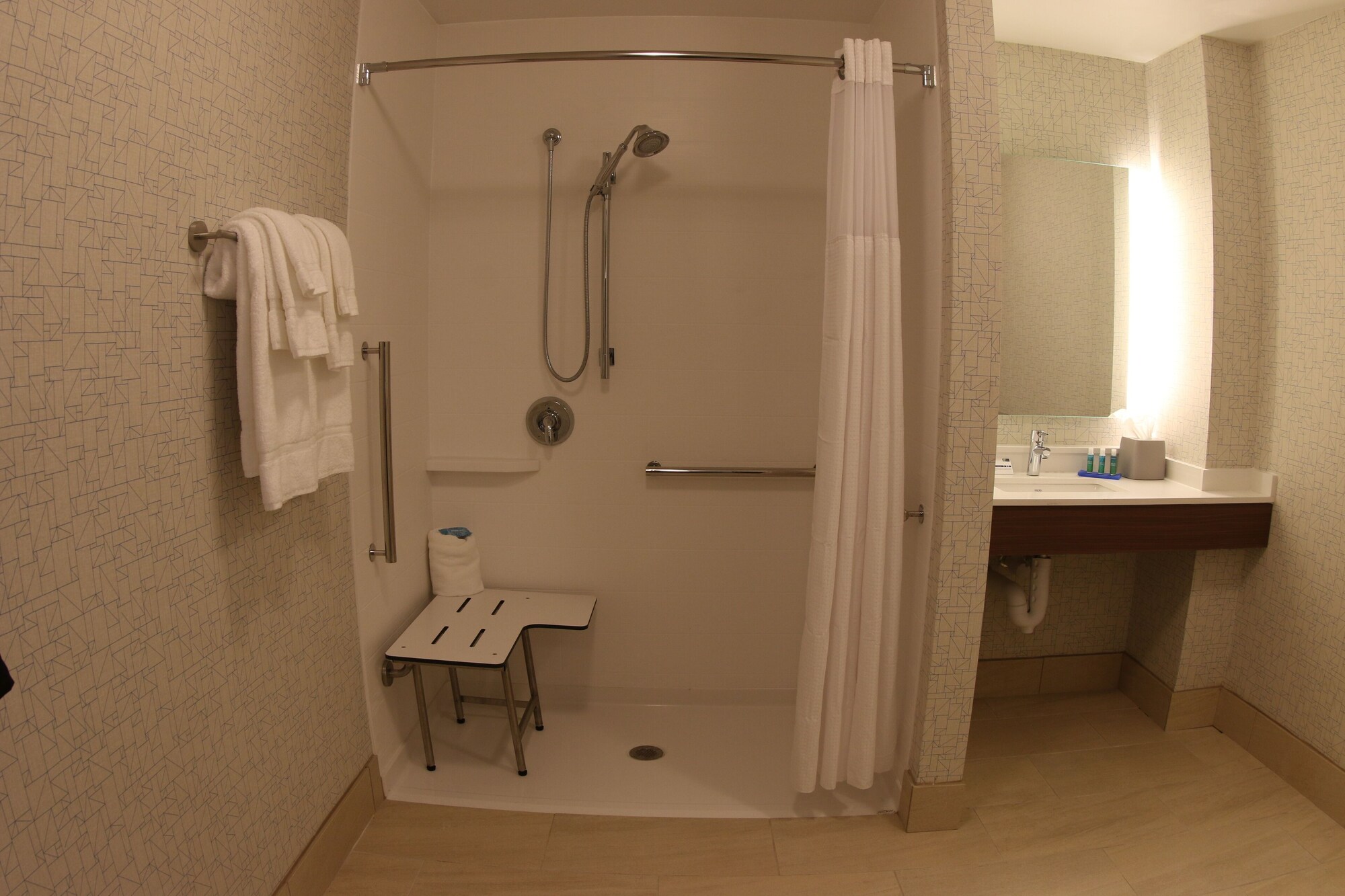 holiday inn express and suites detroit northwest livonia