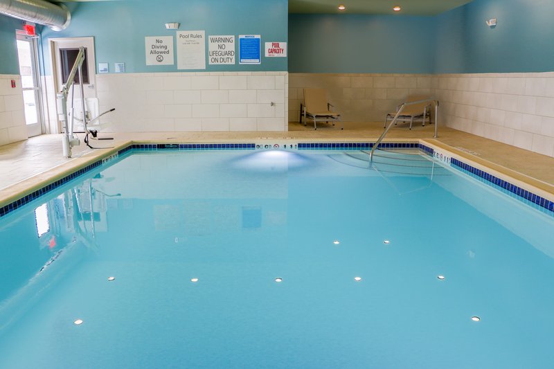 holiday inn express and suites detroit northwest livonia
