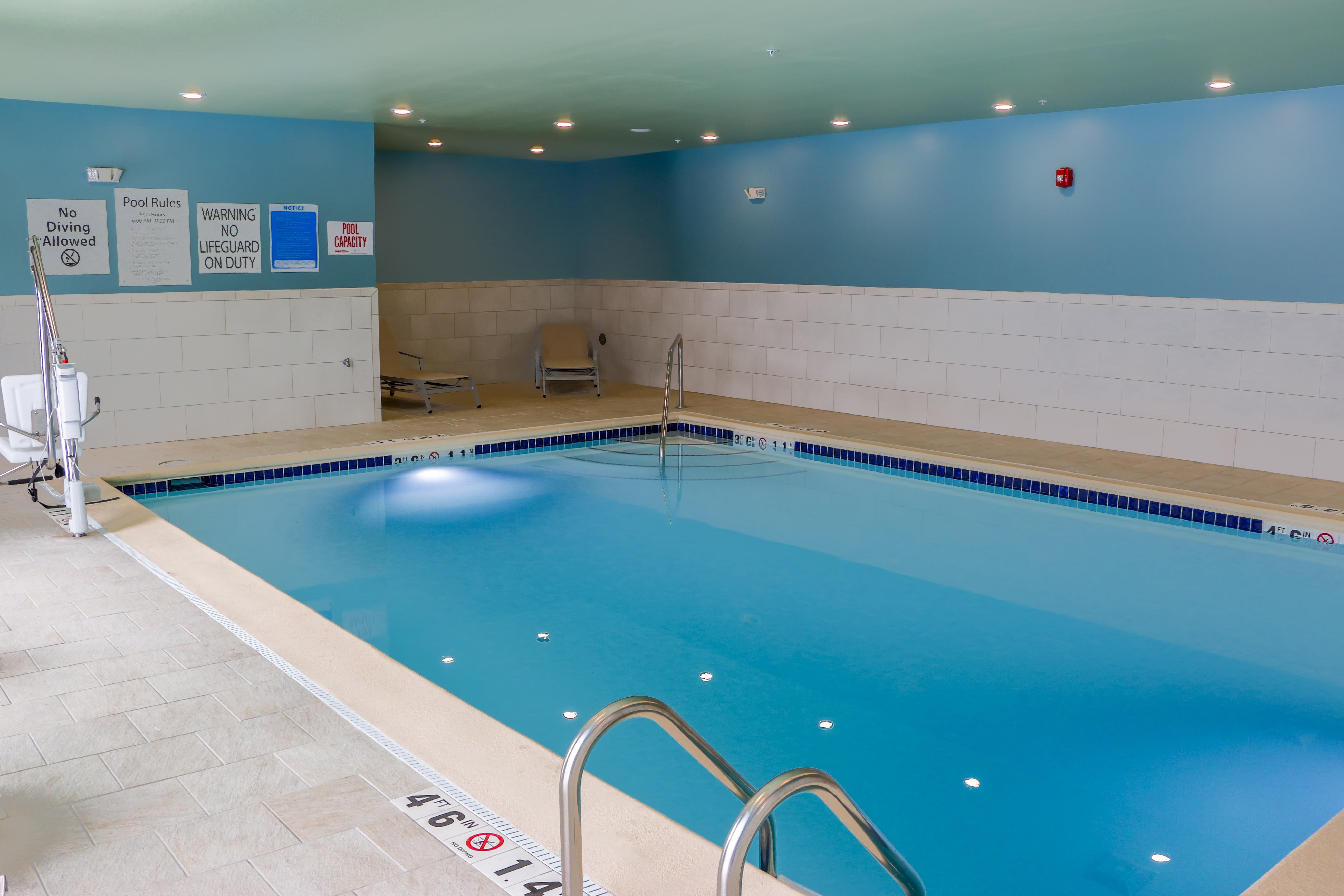 holiday inn express and suites detroit northwest livonia