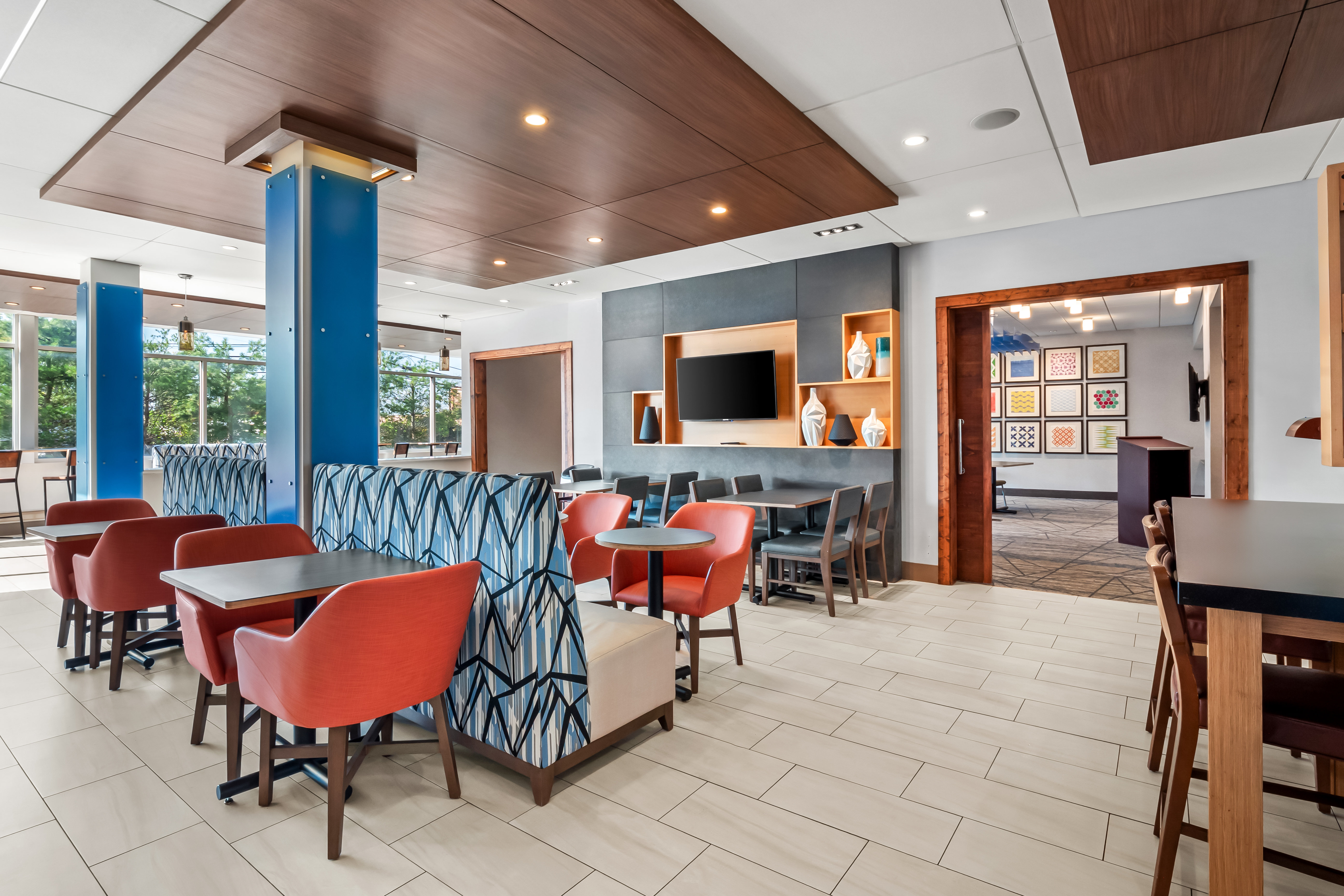 holiday inn express and suites detroit northwest livonia