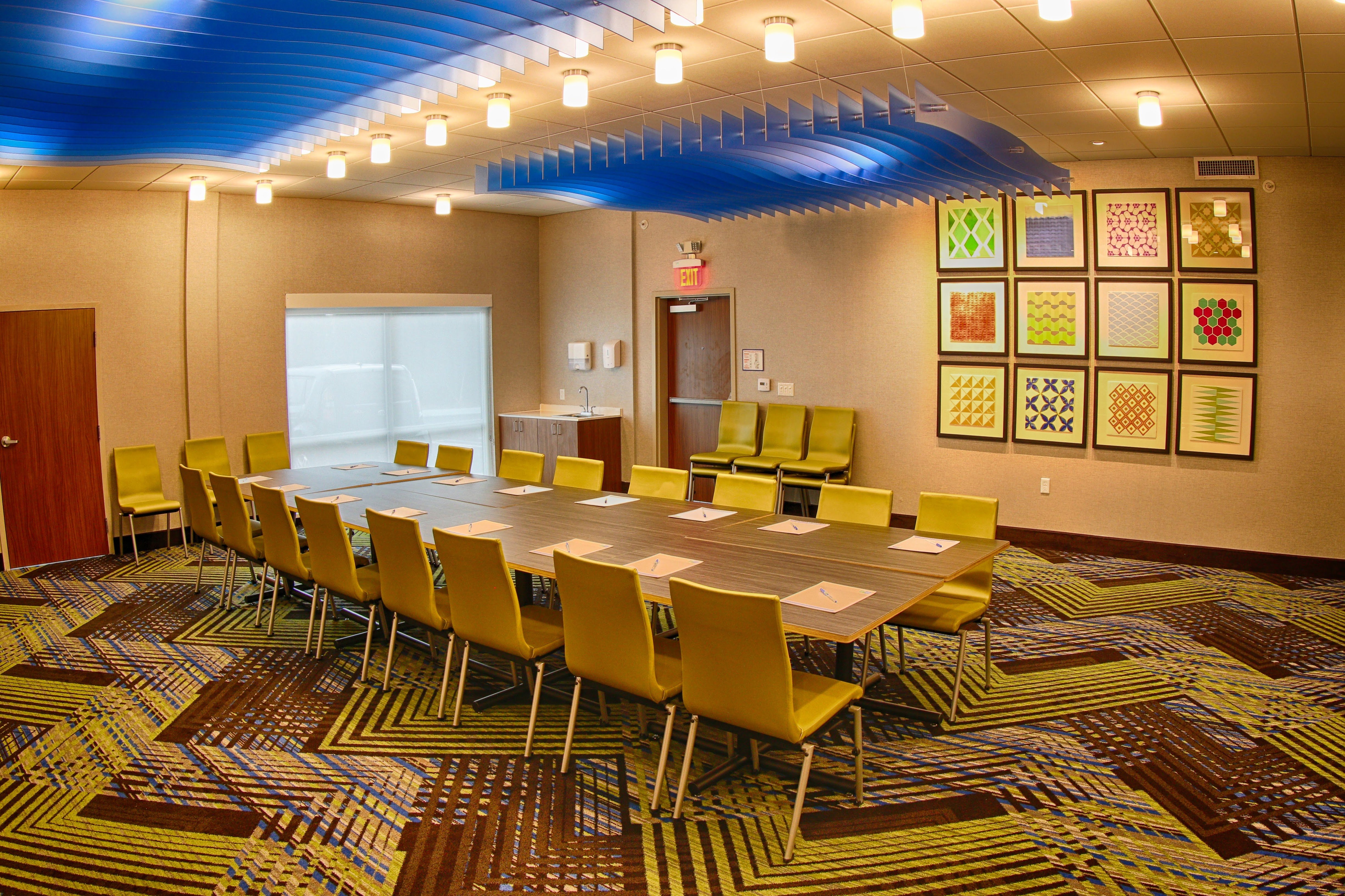 holiday inn express and suites detroit northwest livonia