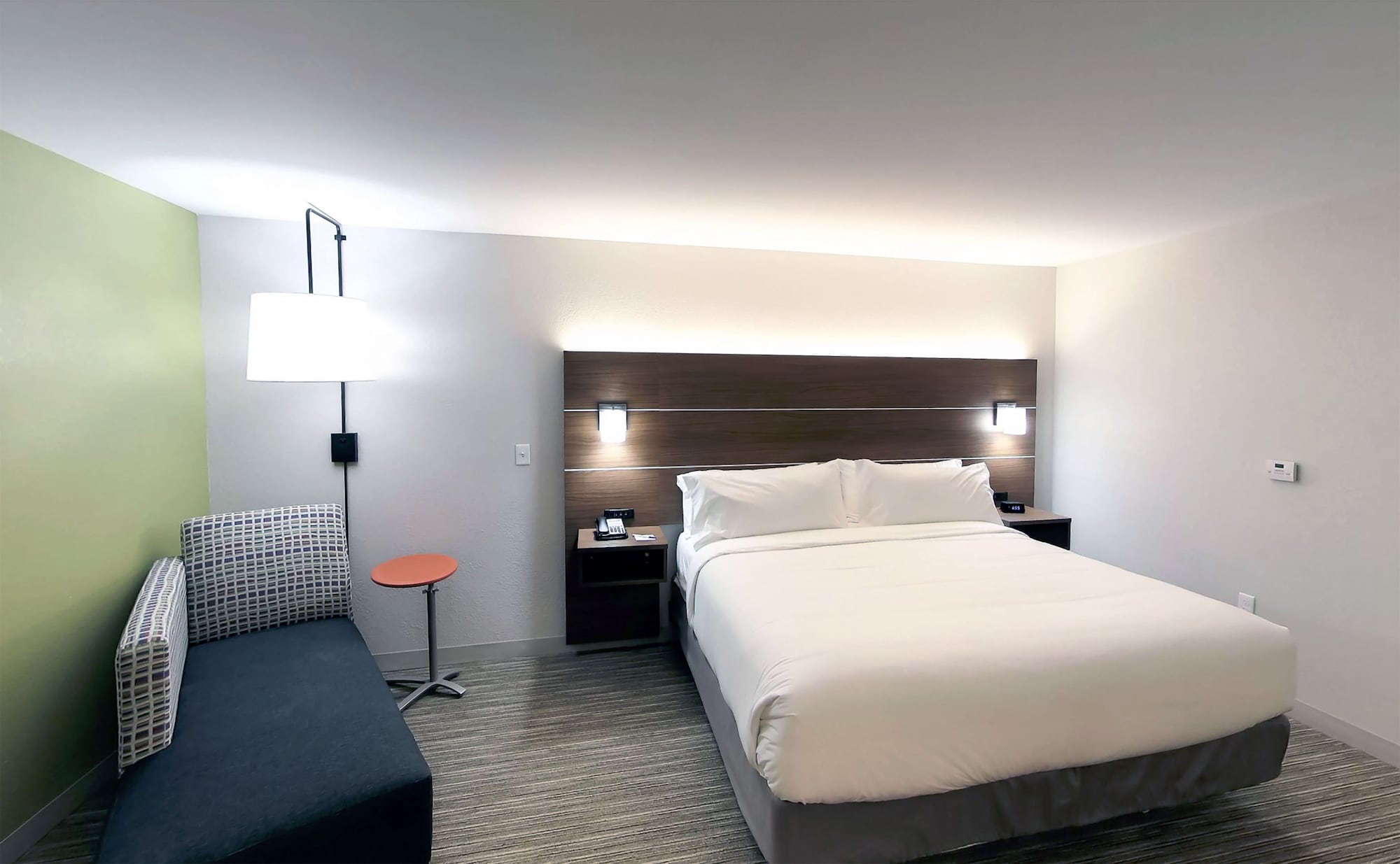 holiday inn express and suites detroit northwest livonia
