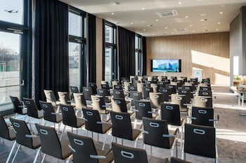 holiday inn frankfurt airport by ihg