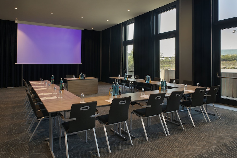 holiday inn frankfurt airport by ihg