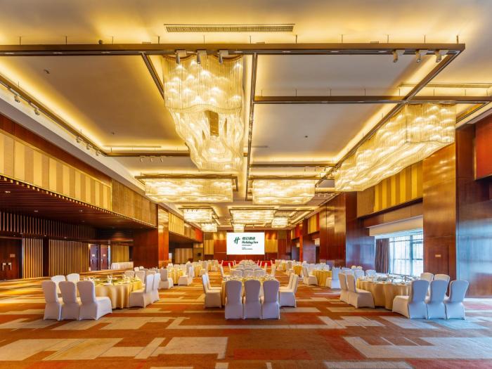 holiday inn neijiang riverside by ihg