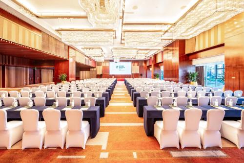 holiday inn neijiang riverside by ihg