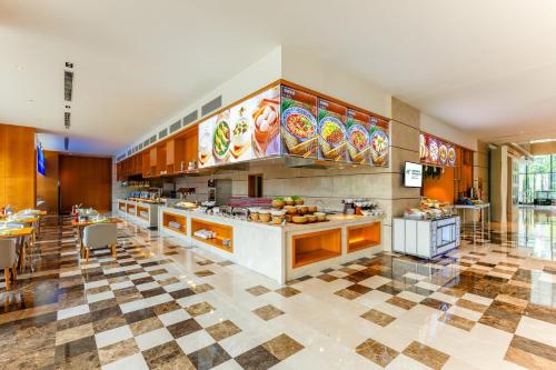 holiday inn neijiang riverside by ihg