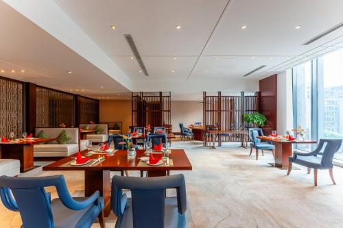 holiday inn neijiang riverside by ihg