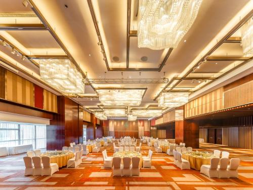 holiday inn neijiang riverside by ihg