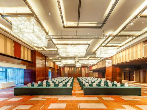 holiday inn neijiang riverside by ihg