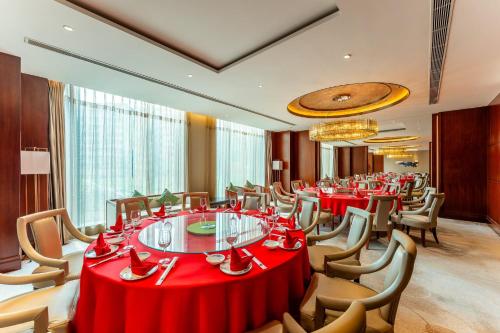 holiday inn neijiang riverside by ihg