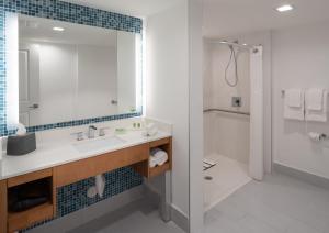 doubletree by hilton miami north i 95