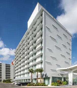 doubletree by hilton miami north i 95