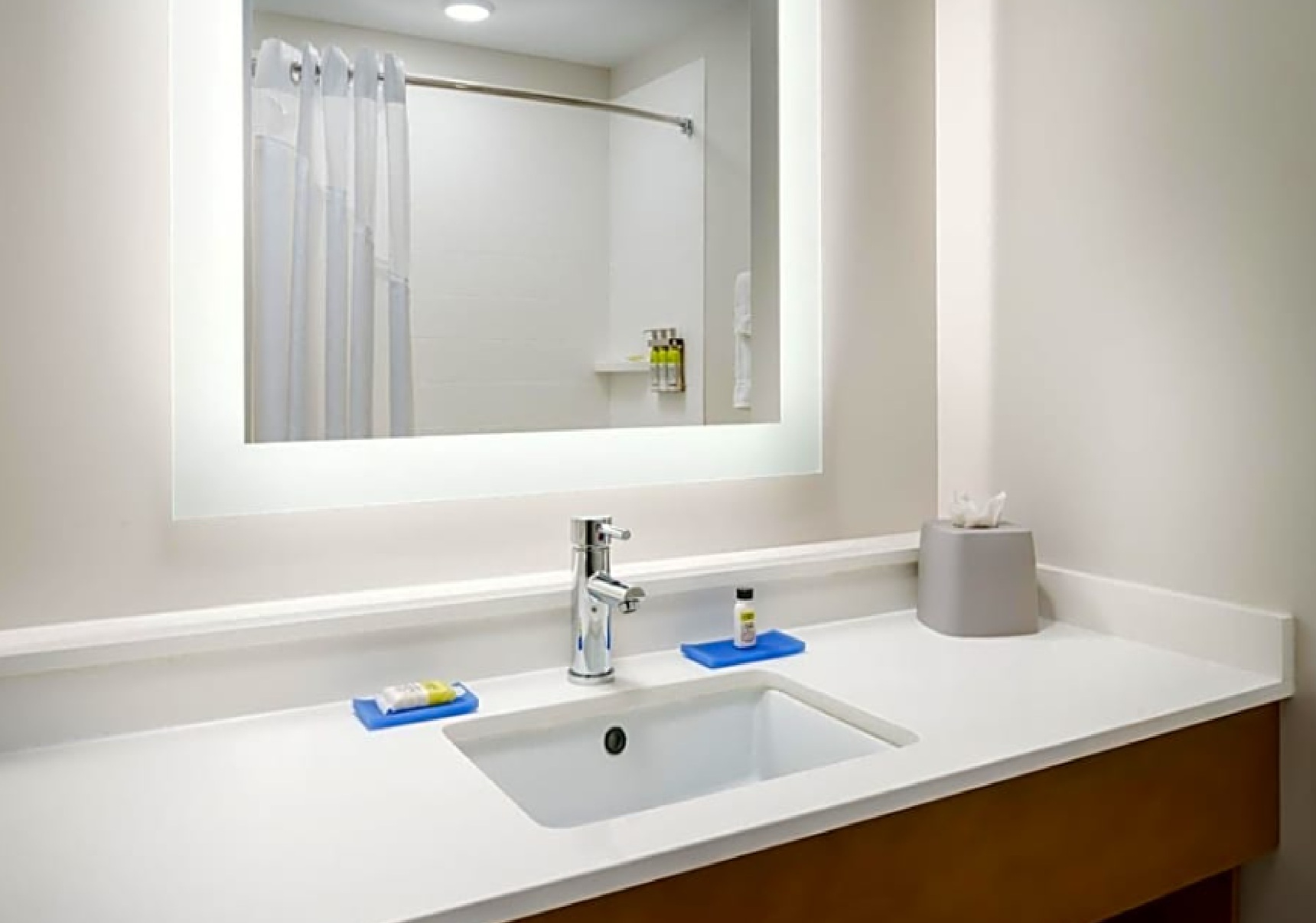 holiday inn express and suites oakhurst yosemite park area