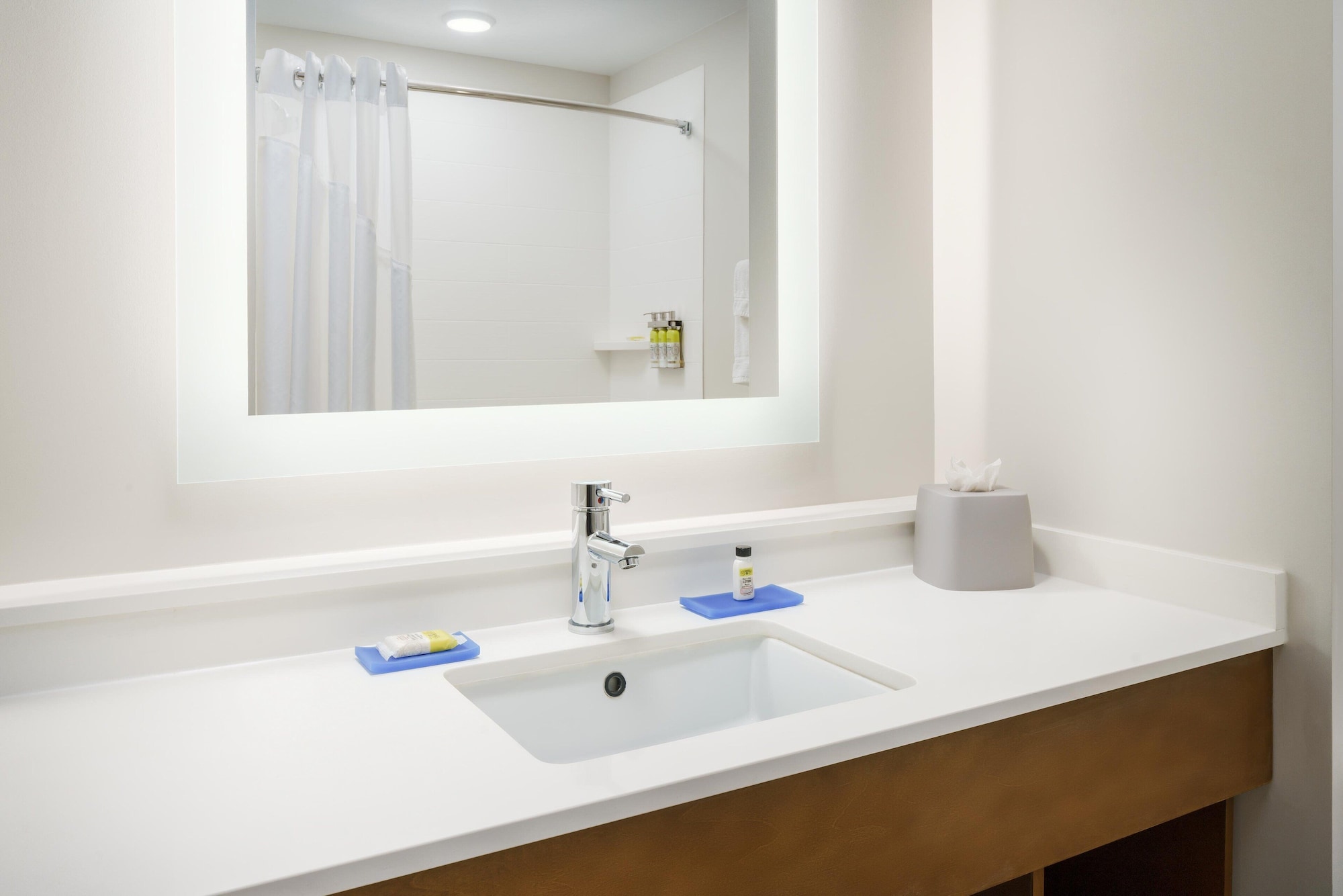 holiday inn express and suites oakhurst yosemite park area