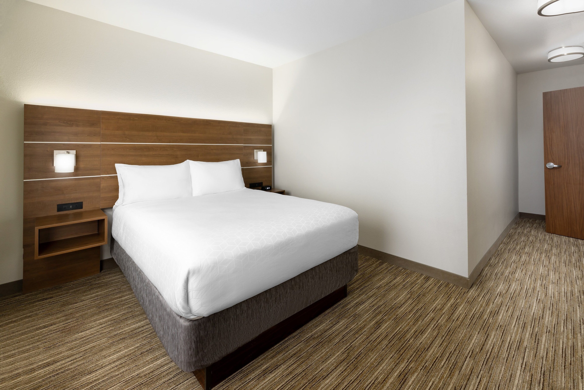 holiday inn express and suites oakhurst yosemite park area