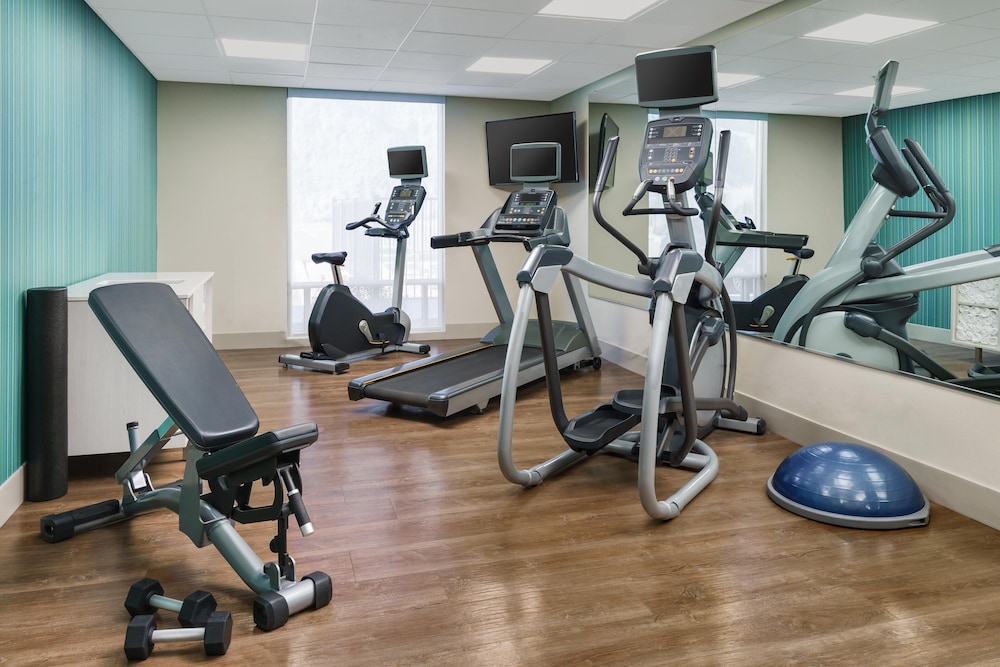 holiday inn express and suites oakhurst yosemite park area
