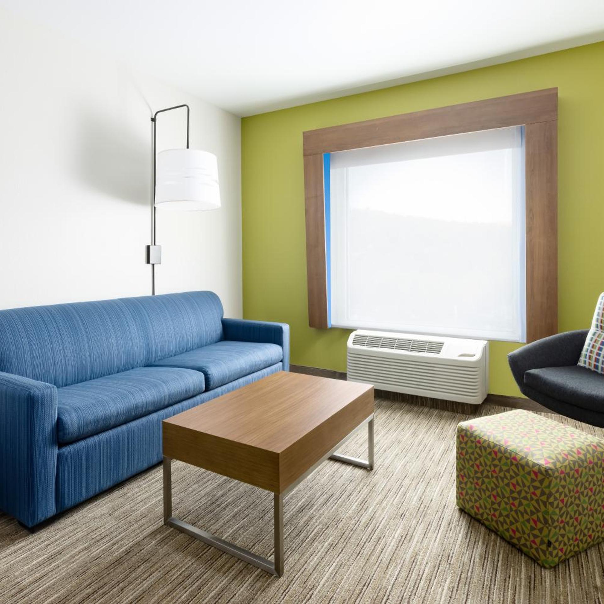 holiday inn express and suites oakhurst yosemite park area