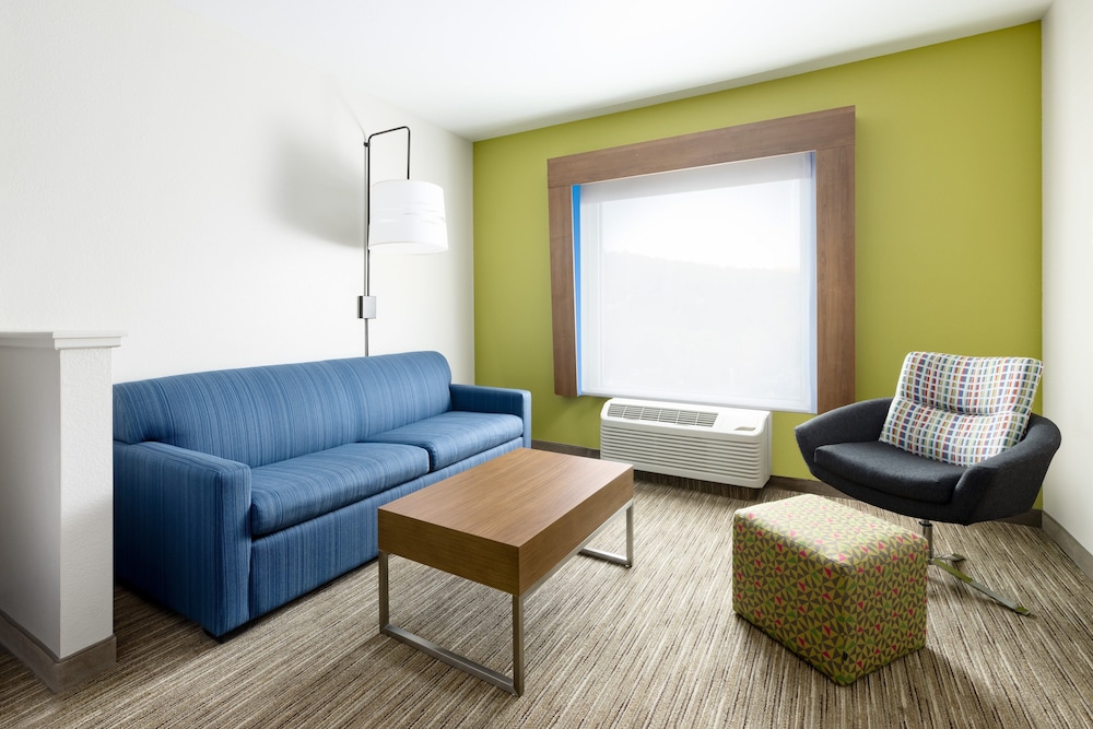 holiday inn express and suites oakhurst yosemite park area