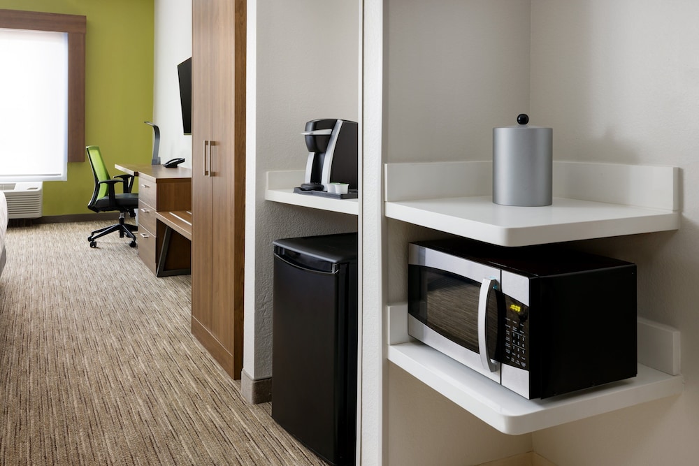holiday inn express and suites oakhurst yosemite park area