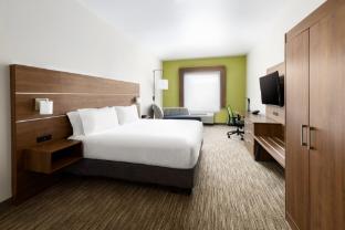 holiday inn express and suites oakhurst yosemite park area