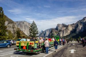 holiday inn express and suites oakhurst yosemite park area