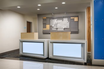 Holiday Inn Express & Suites Oakhurst-Yosemite Park Area,Oakhurst>>Madera,3 star