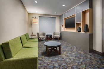 Holiday Inn Express & Suites Oakhurst-Yosemite Park Area,Oakhurst>>Madera,3 star