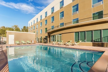 Holiday Inn Express & Suites Oakhurst-Yosemite Park Area,Oakhurst>>Madera,3 star