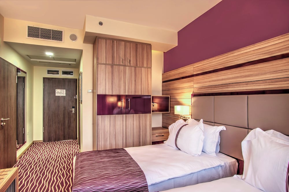 holiday inn plovdiv by ihg