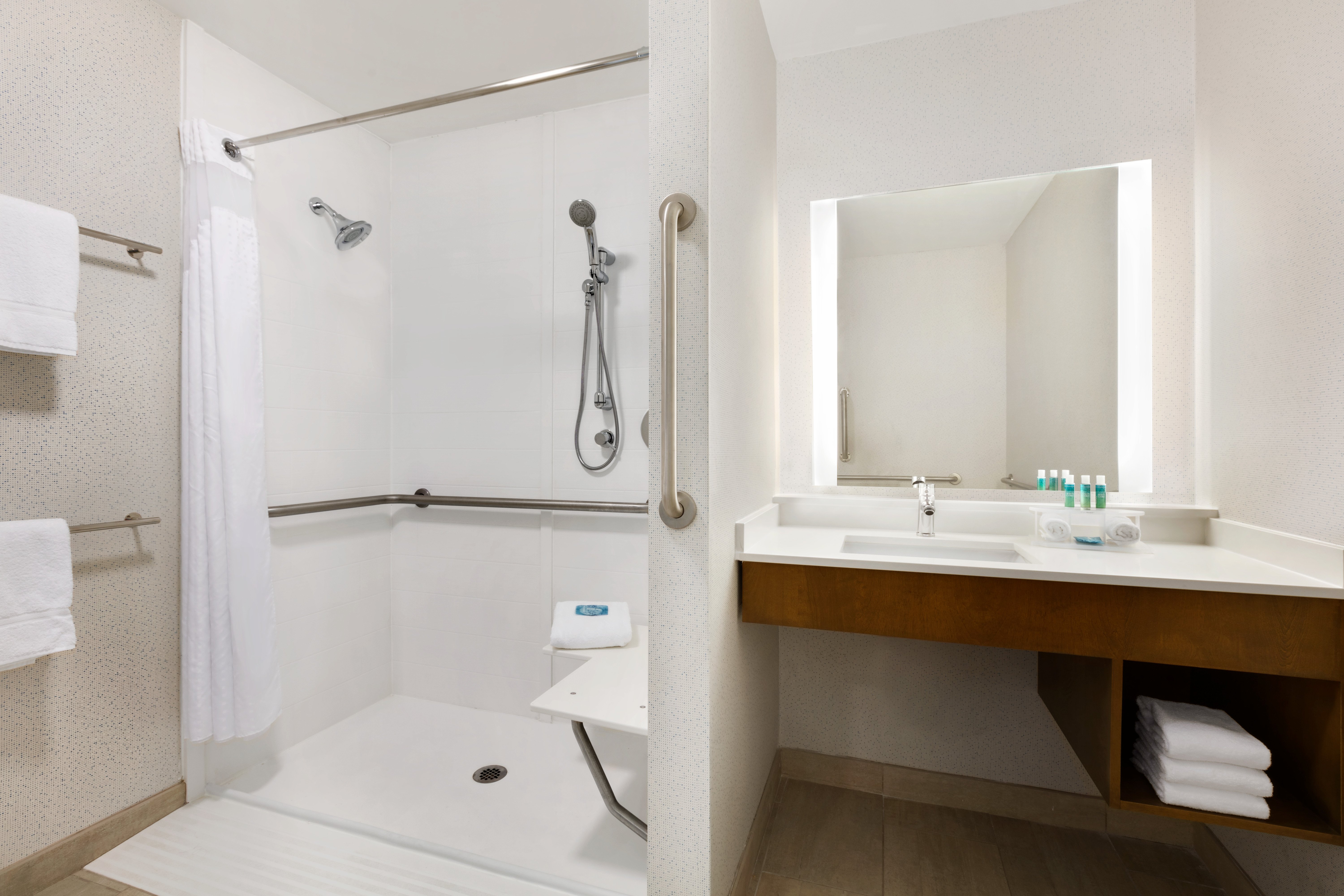 holiday inn express and suites salisbury by ihg