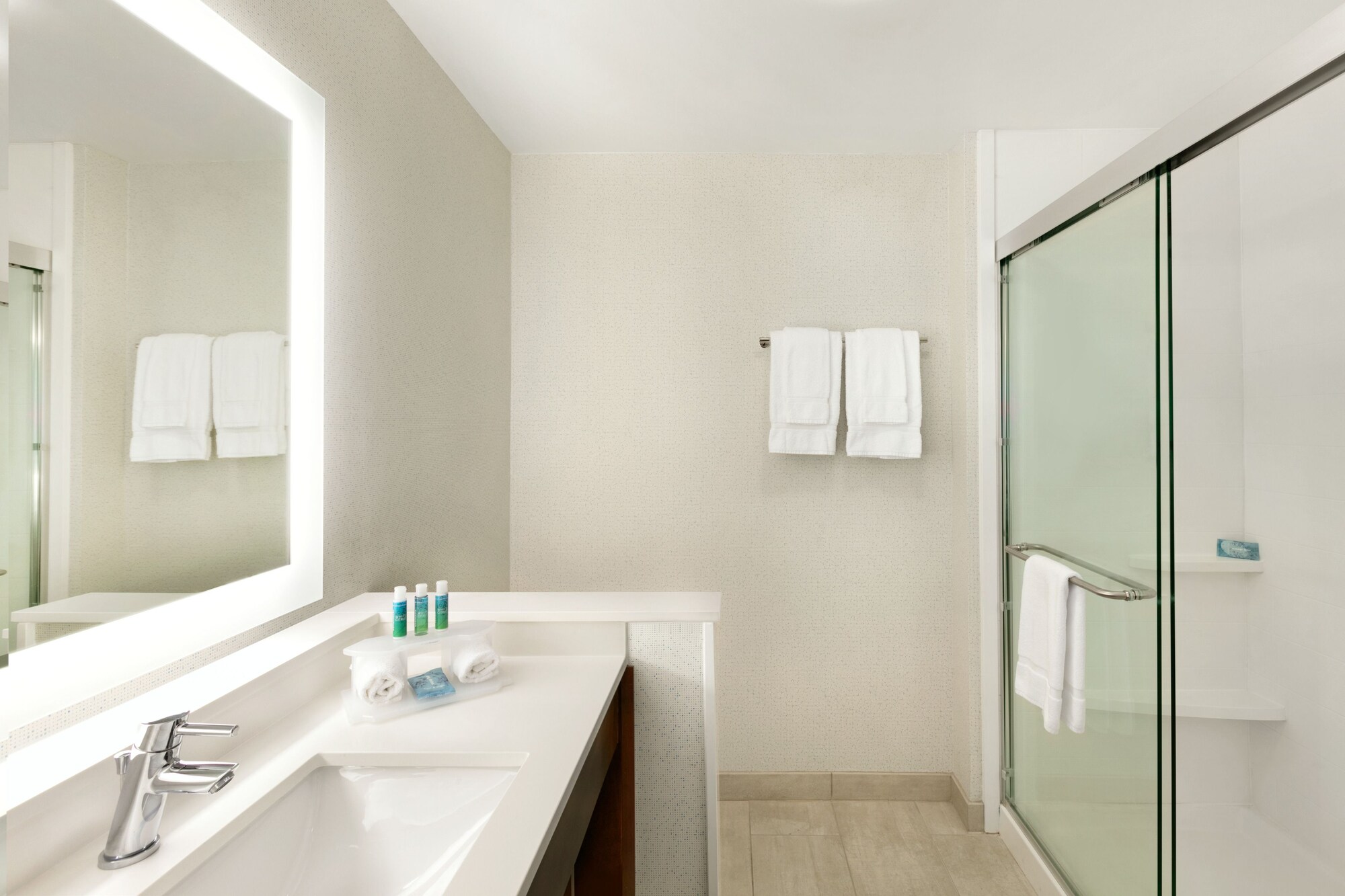 holiday inn express and suites salisbury by ihg