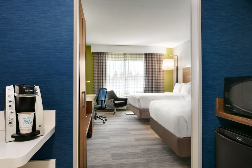 holiday inn express and suites salisbury by ihg