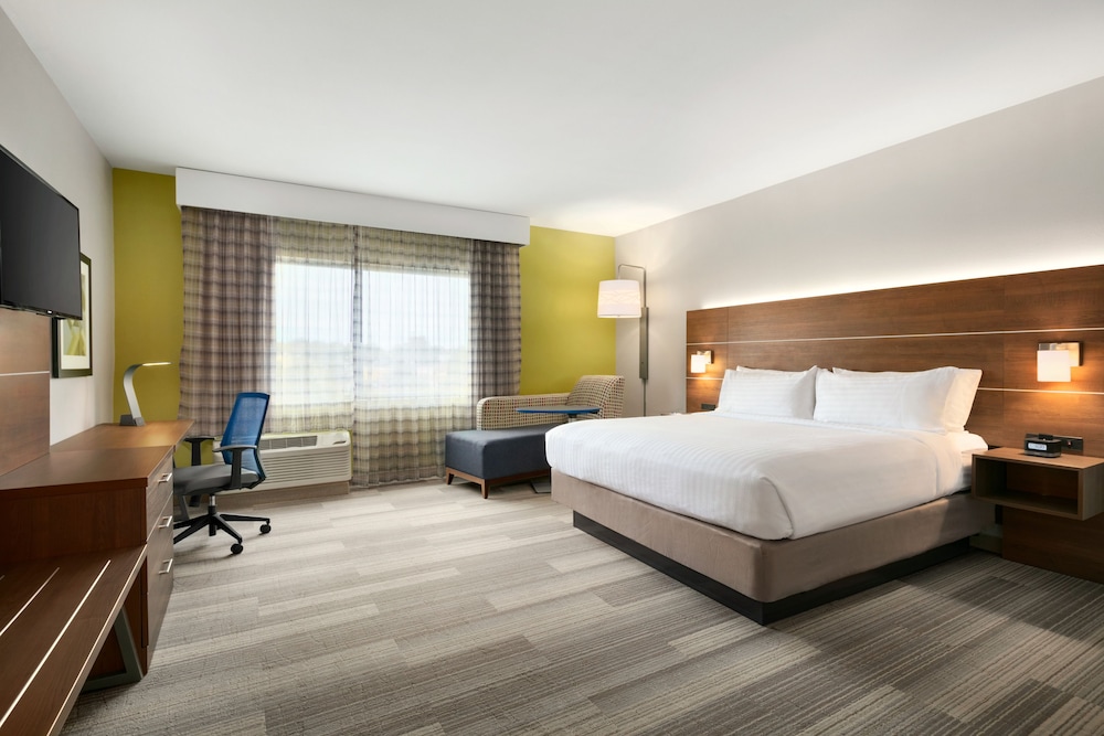 holiday inn express and suites salisbury by ihg