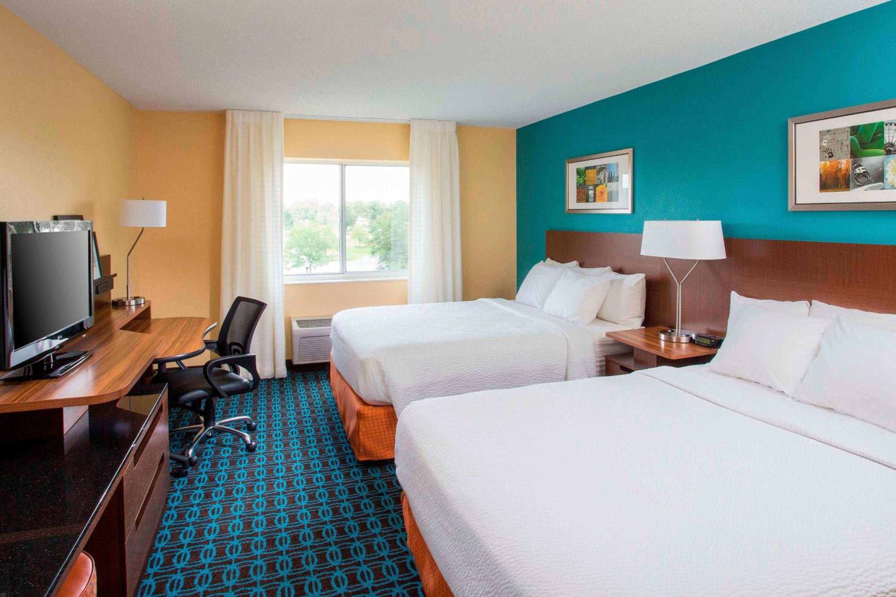 holiday inn express and suites salisbury by ihg