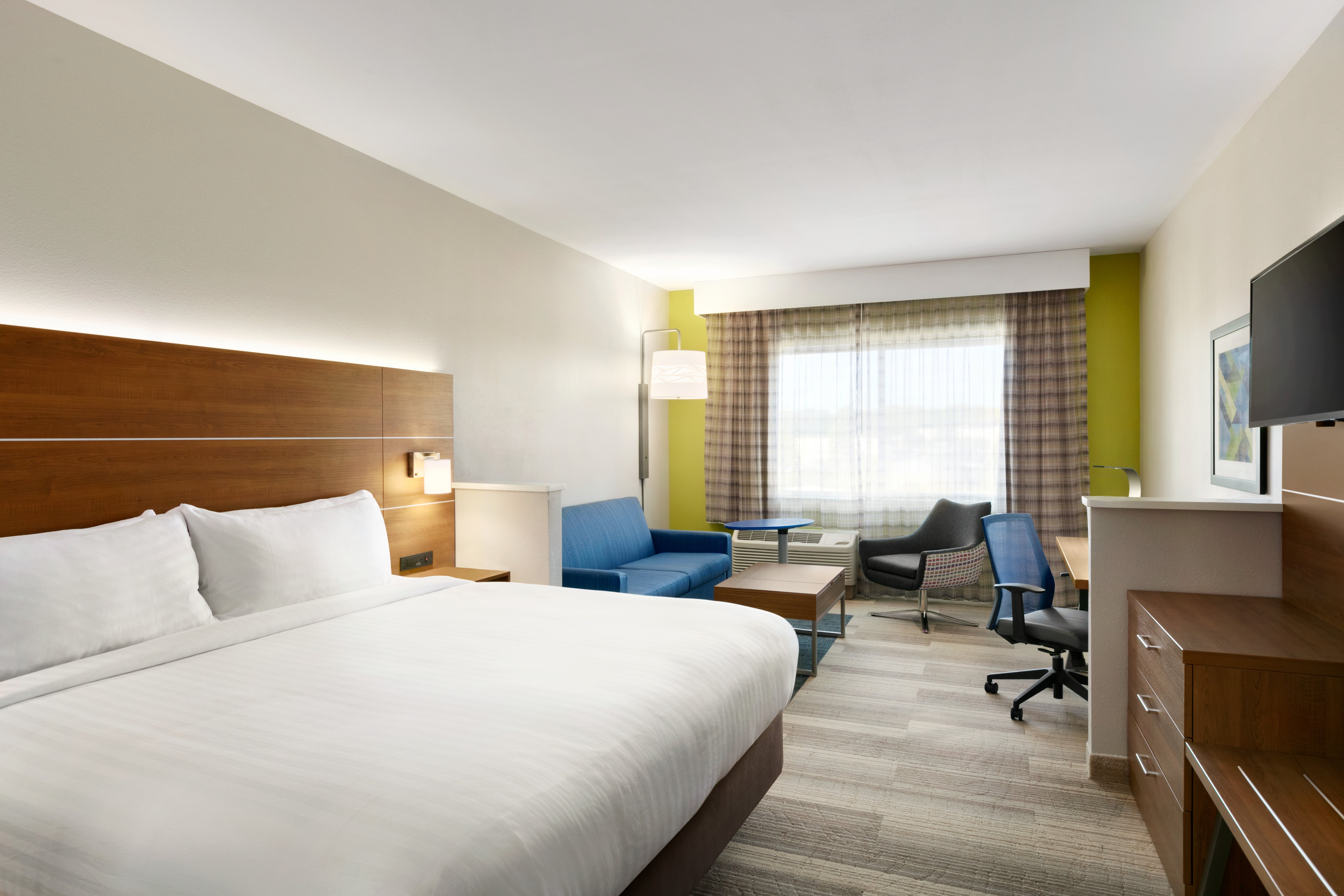 holiday inn express and suites salisbury by ihg