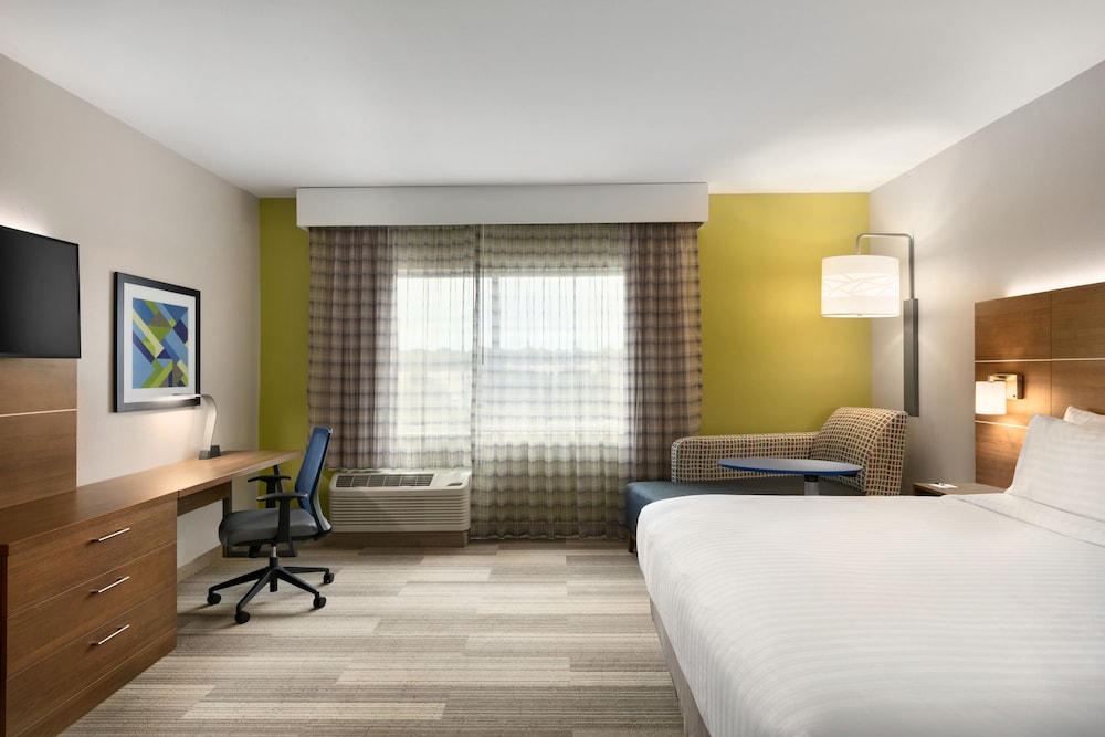 holiday inn express and suites salisbury by ihg