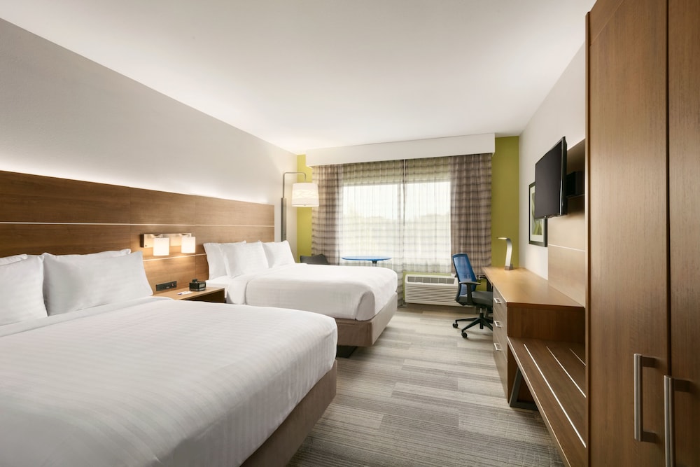 holiday inn express and suites salisbury by ihg