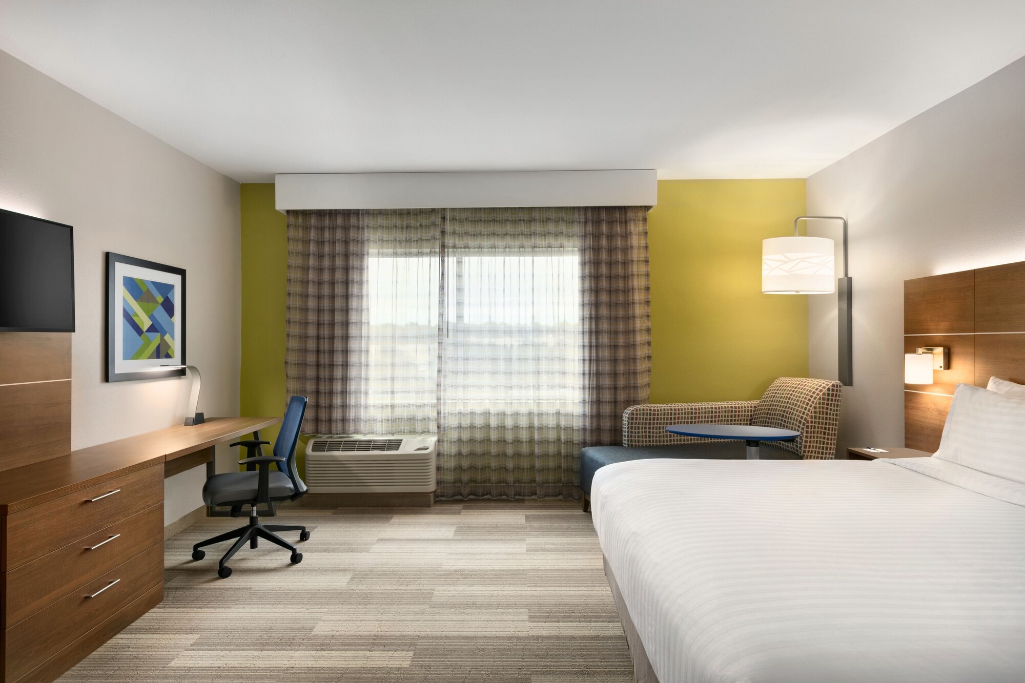holiday inn express and suites salisbury by ihg