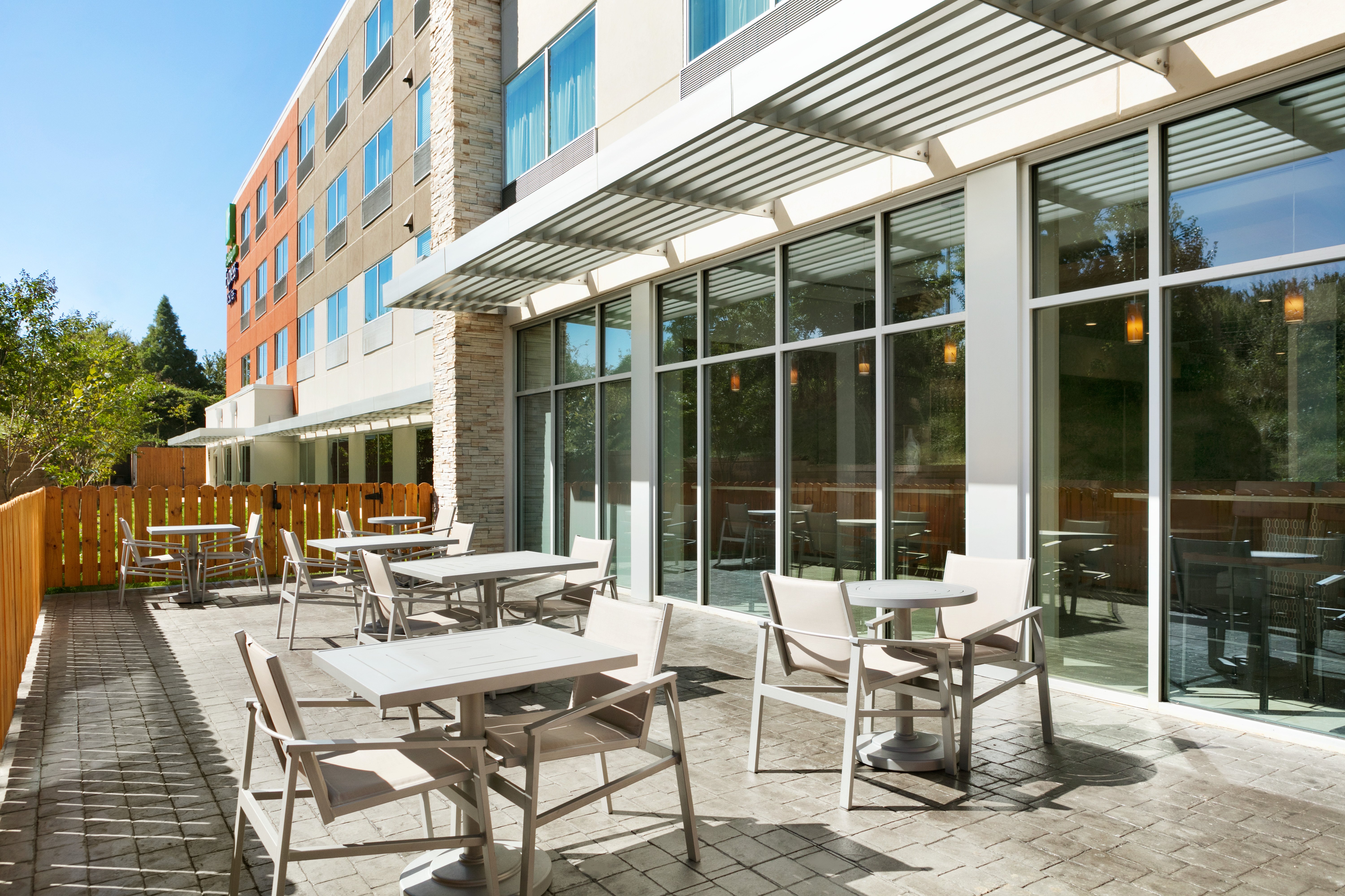 holiday inn express and suites salisbury by ihg