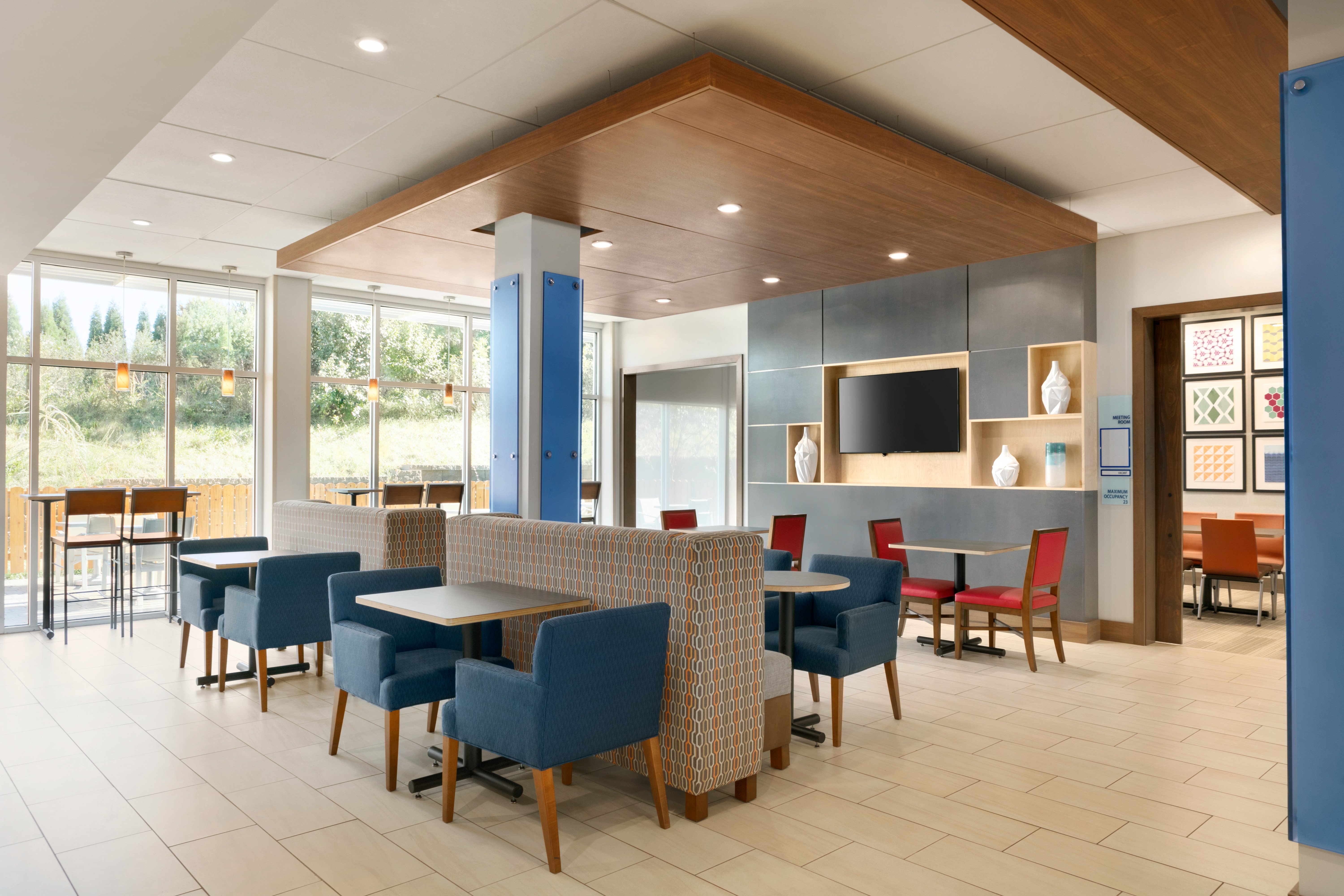 holiday inn express and suites salisbury by ihg