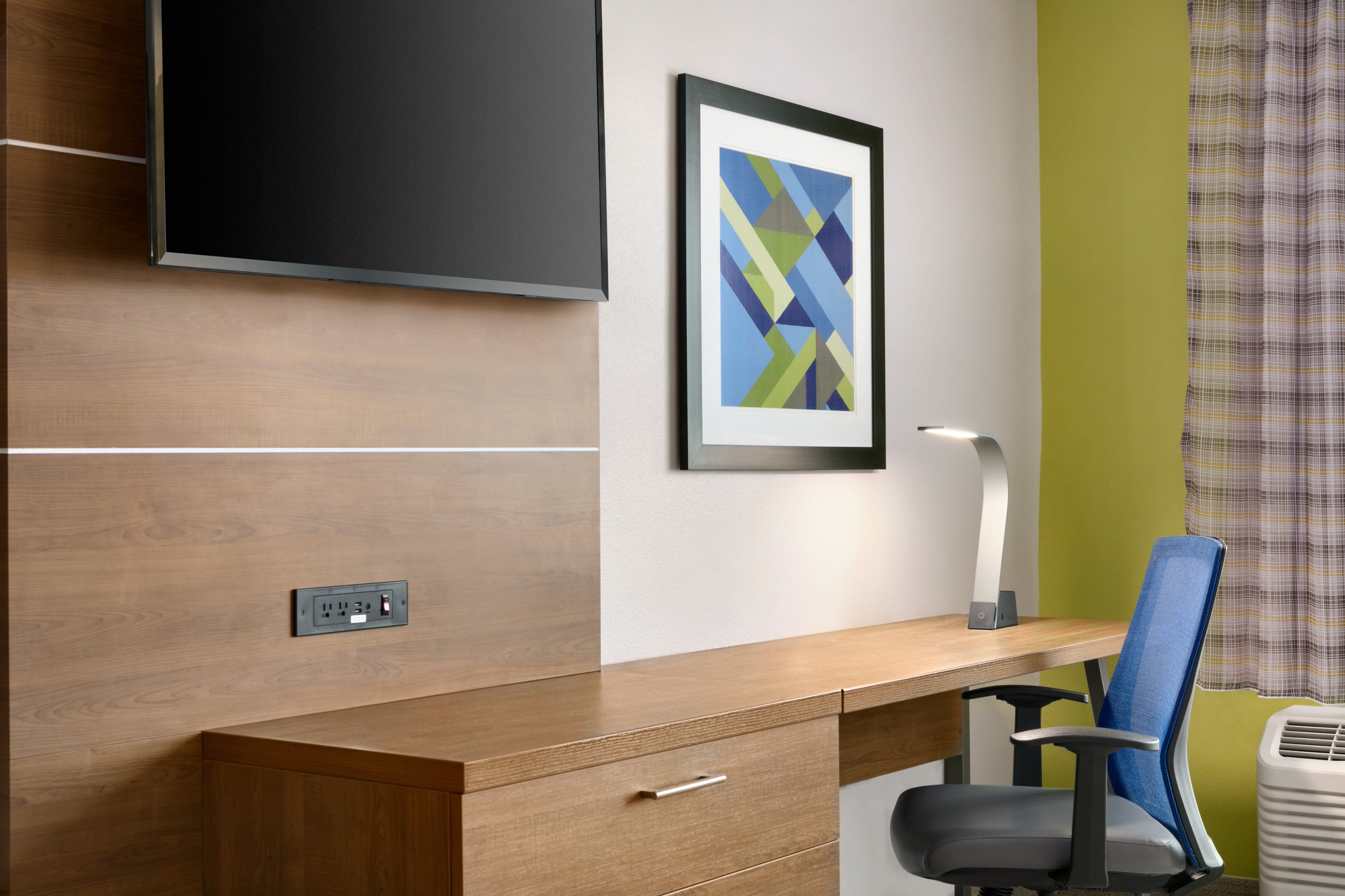 holiday inn express and suites salisbury by ihg